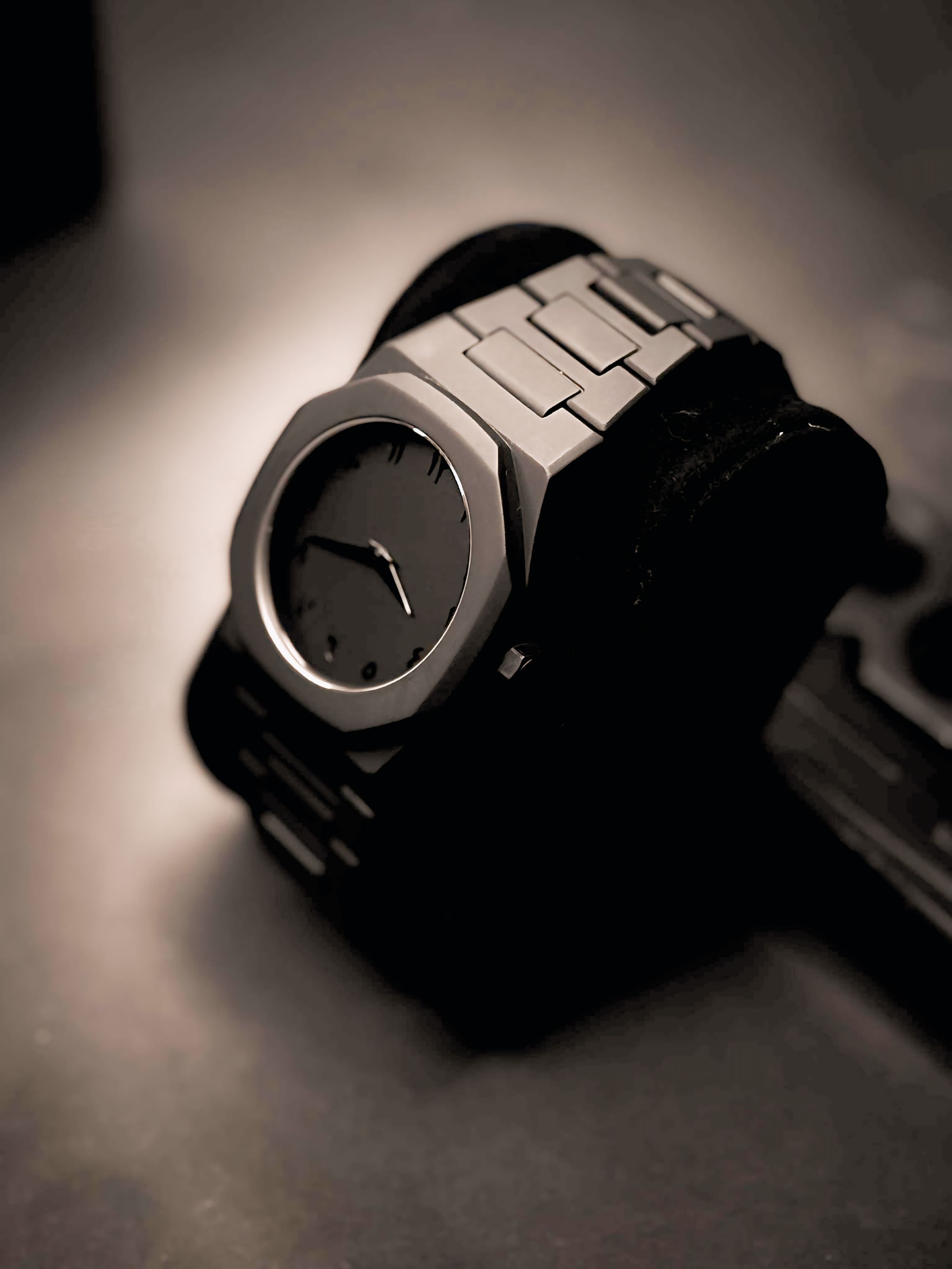 Black Arabic Aura – The Watch That Speaks Culture